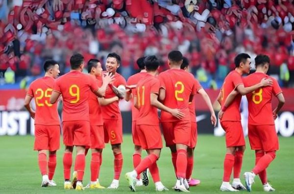 国足踢喀麦隆前瞻！邵佳一或对阵容做出五处调整，刘殿座直接首发