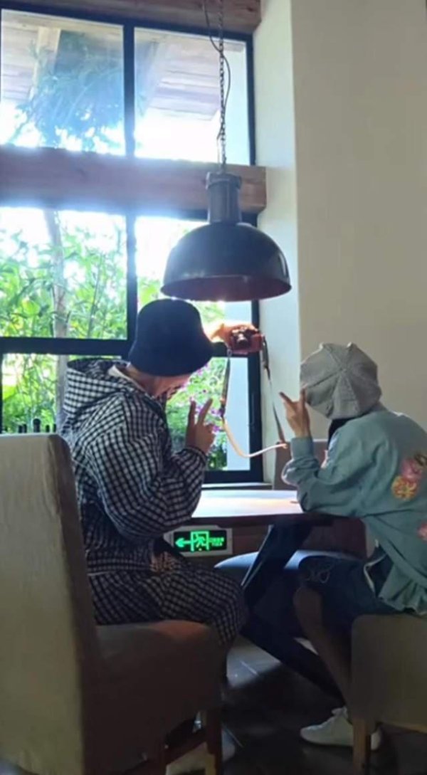 任重晒与孙骁骁约会照，否认一儿一女传闻，结婚4年只有一个女儿
