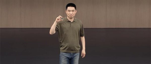 李想举起5nm自研AI芯片，甩出关键细节