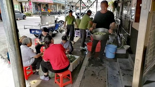 夏日善行暖人心 素食志愿递温情